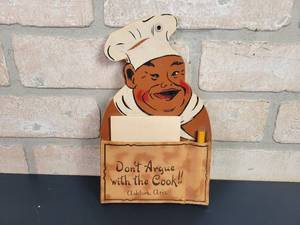 lot 2318 image: Vintage Souvenir Memo Pad Dont Argue with the Cook