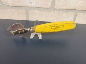 lot 2334 image: Vintage Advertising Can  Bottle Opener - Strothoffs Grocery Manitowoc, WI
