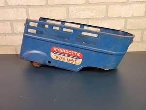 lot 2365 image: 1940s WYANDOTTE Pressed Steel Semi-Trailer w Rubber Wheels and Spare