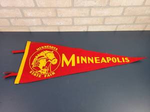 lot 2367 image: Vintage Felt Minnesota State Fair Pennant