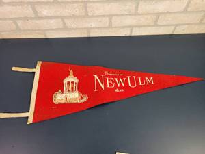 lot 2368 image: Vintage Felt New Ulm, MN Hermann the German Pennant
