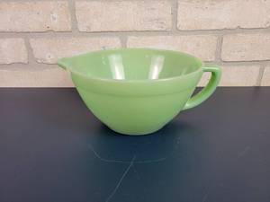 lot 2378 image: Antique Anchor Hocking Fire-King Jadeite Mixing  Batter Bowl