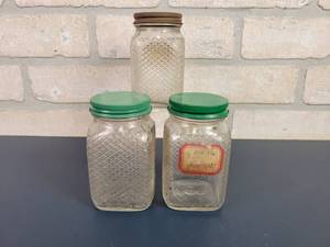 lot 2380 image: (3) Vintage Owens-Illinois Glass Co. Spice Jars - Duraglas Cross Hatch Design