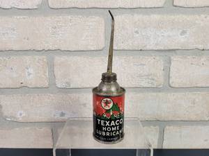 lot 2381 image: Vintage TEXACO Home Lubricant Oil Can