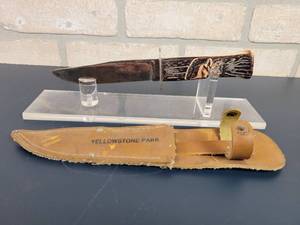 lot 2405 image: Colonial Prov. USA Clip Hunting Knife w Sheath - Approx. 5 Blade
