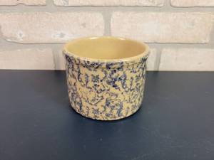 lot 2415 image: Robinson Ransbottom Stoneware Crock #700
