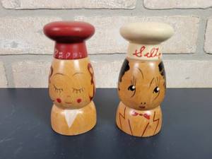 lot 2428 image: Vintage Wood Salty & Peppy Shakers