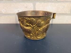 lot 2432 image: Vintage Embossed Bronze Gilt Valphio Cup