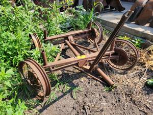 lot 19 image: FORD Model A Running Gear - Made from Front and Rear Axle Assemblies