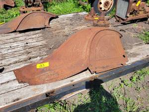 lot 23 image: 1920s FORD Model T Driver Side Fender