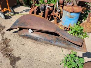 lot 29 image: Misc. Dodge  Chevrolet Fenders