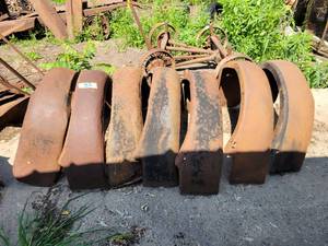lot 33 image: (7) FORD Model A Rear Fenders
