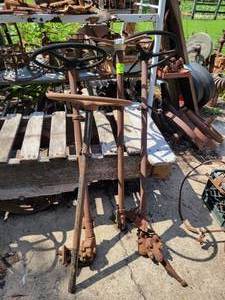 lot 49 image: (4) Assorted Steering Columns