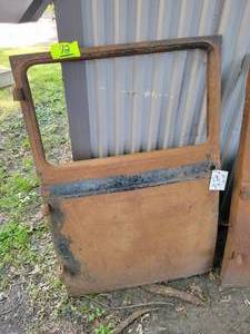lot 72 image: FORD Model A Door