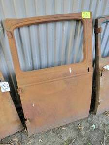 lot 73 image: FORD Model A Door