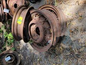 lot 99 image: (3) Chevrolet 6-Bolt 17 Wheels