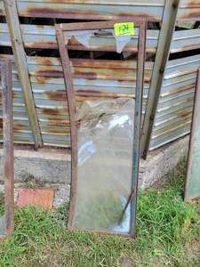 lot 124 image: FORD Model A Windshield