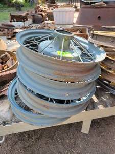 lot 127 image: (4) 1930-31 FORD Model A Rims