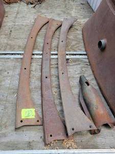 lot 133 image: (3) FORD Model A Dash Caps