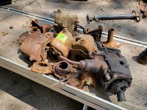 lot 138 image: Lot of FORD Model A Transmission Parts