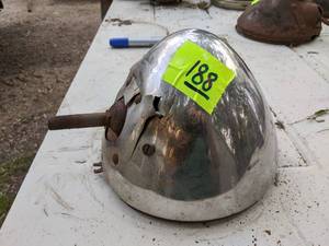 lot 188 image: 1932-34 FORD Headlight