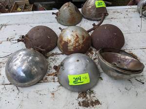 lot 204 image: (6) FORD Model A Headlights