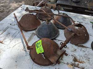 lot 212 image: (6) FORD Model T Headlights