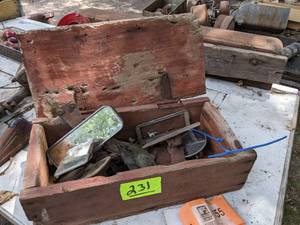 lot 231 image: Lot of Antique Car Rear View Mirrors