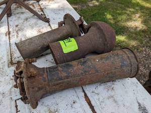 lot 254 image: (3) Antique Car Horns
