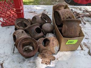 lot 250 image: Large Lot of FORD Model T Headlight Shells