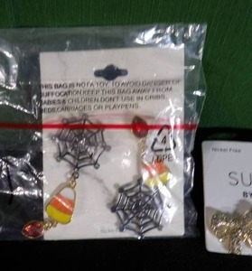 lot 136 image: Lot of 4 - Earring Jewelry Cards (Sugarfix by Baublebar, Cat & Jack, Universal Threads)