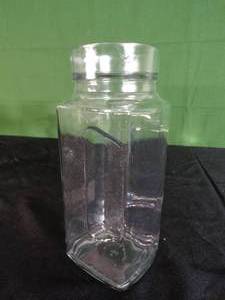 lot 319 image: Threshold 1 qt Glass Wesley Pitcher