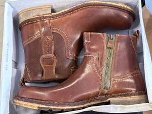 lot 57 image: New Clarks Stoten Brown Boots Size 13 $179 Retail