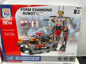 lot 99 image: New 292pc Form Changing Robot Metal Erector Toy Set