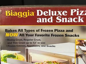 lot 5 image: Biagggia Deluxe Pizza and Snack Oven