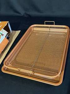 lot 1 image: Copper Chef Pro - XL 2-Piece Copper Crisper