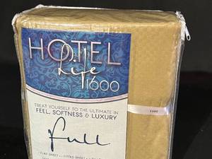 lot 13 image: Hotel Life 1600 Series Full Sheet Set