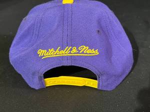lot 40 image: Lakers Baseball Hats and More