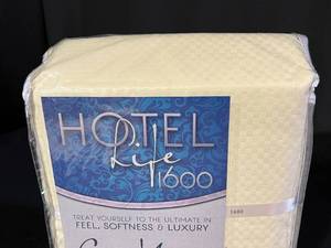 lot 48 image: Hotel Life Series 1600 Cream Sheet Set - California King (4)
