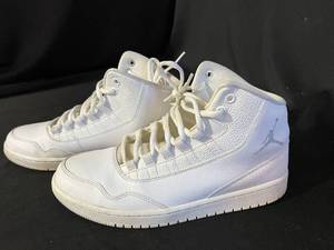 lot 98 image: Nike Air Force 1 - White
