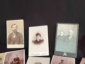 lot 113 image: Vintage Photographs