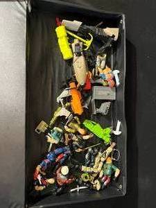 lot 121 image: Vintage 24 Space Figure Case with Figures
