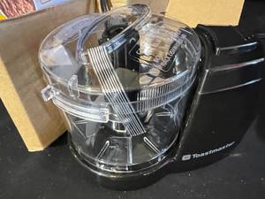 lot 135 image: Keurig and NEW Toastmaster Mini-Chopper