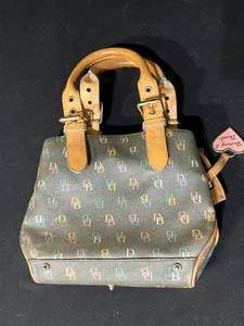 lot 157 image: Dooney and Bourke Purse