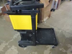 rubbermaid cart ...