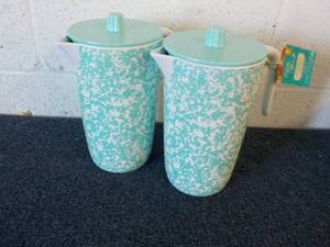 2 The Pioneer Women Melamine 1.8 qt...