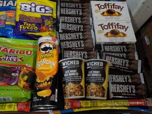 Large Variety of Food- see all pict...