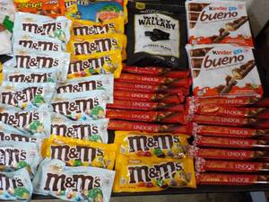 Large Variety of Food- see all pict...