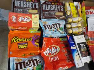 Large Variety of Food- see all pict...