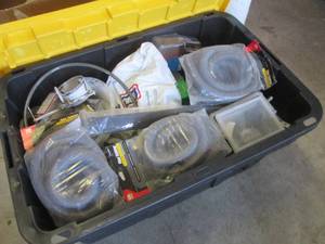lot 7 image: (CS) 27 Gallon Tote Full of Assorte...